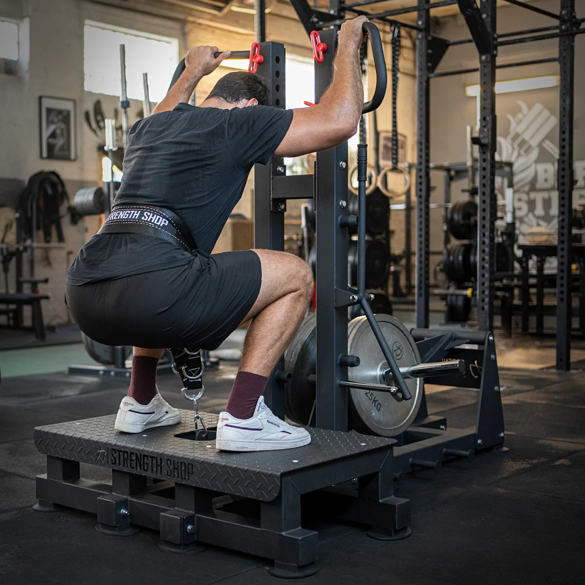 Riot Belt Squat Machine incl. Belt & Carabiner - Image 2