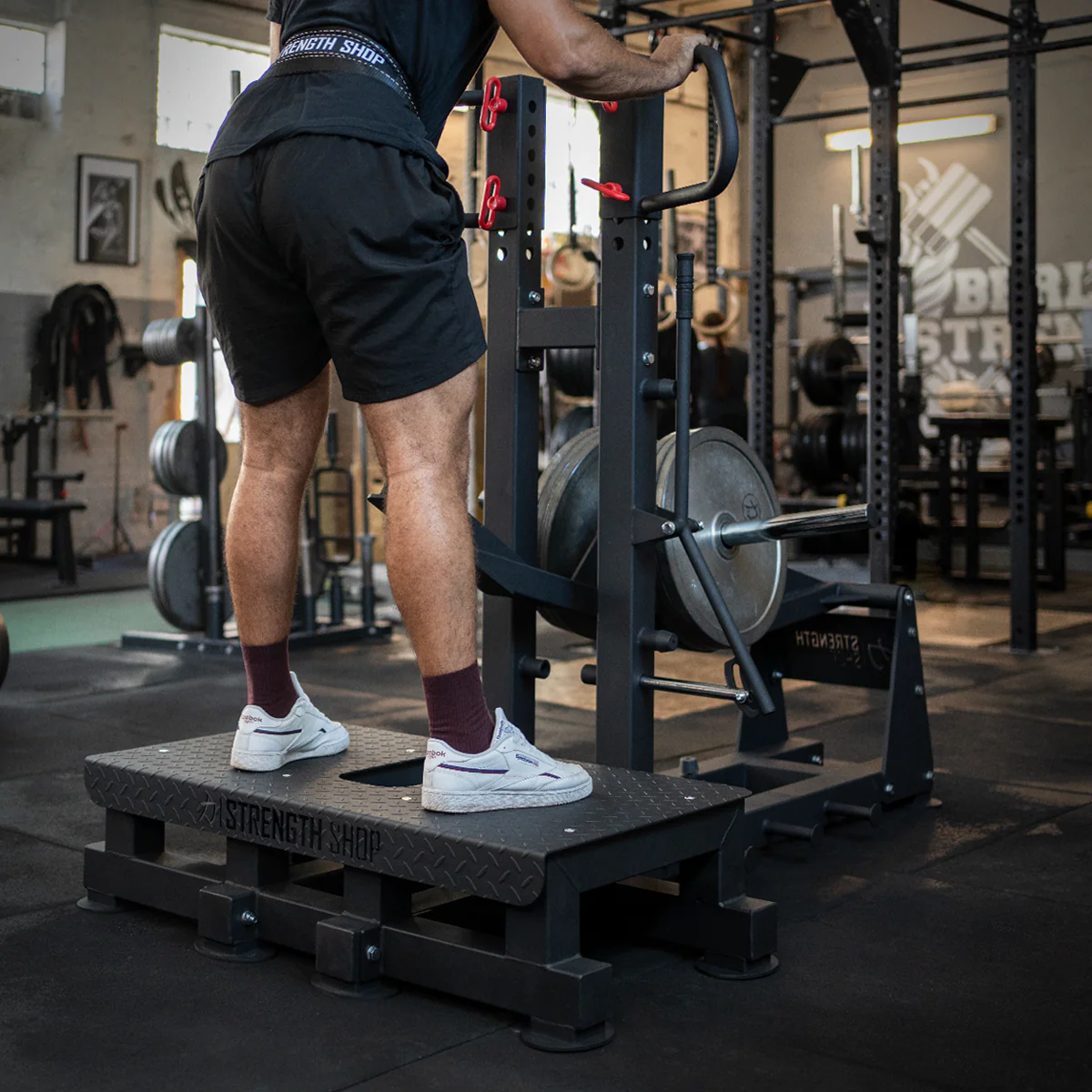Riot Belt Squat Machine incl. Belt & Carabiner - Image 3