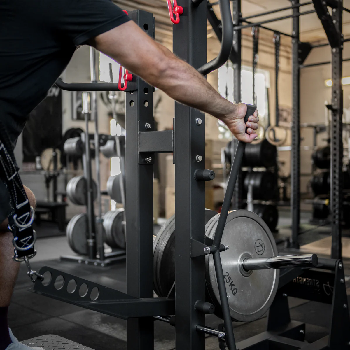Riot Belt Squat Machine incl. Belt & Carabiner - Image 6