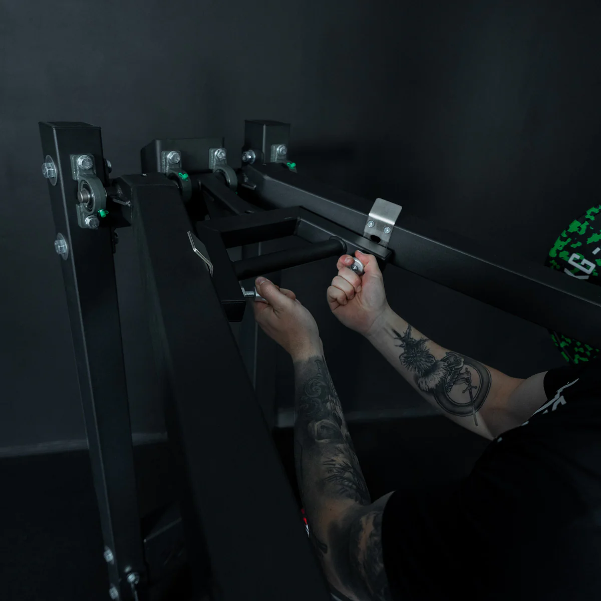 Viking Press – Strongman Shoulder Press Machine - Image 4